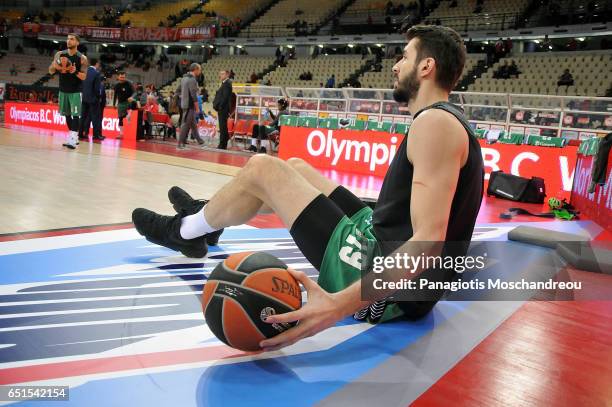 Furkan Aldemir, #19 of Darussafaka Dogus Istanbul warm up during the 2016/2017 Turkish Airlines EuroLeague Regular Season Round 25 game between...