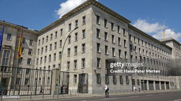 the federal ministry of finance, berlin - finance ministry stockfoto's en -beelden