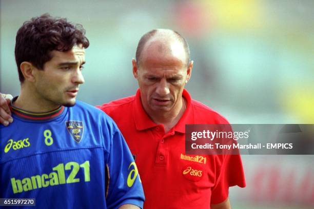 Lecce Coach Alberto Cavasin talks with Alessandro Conticchio