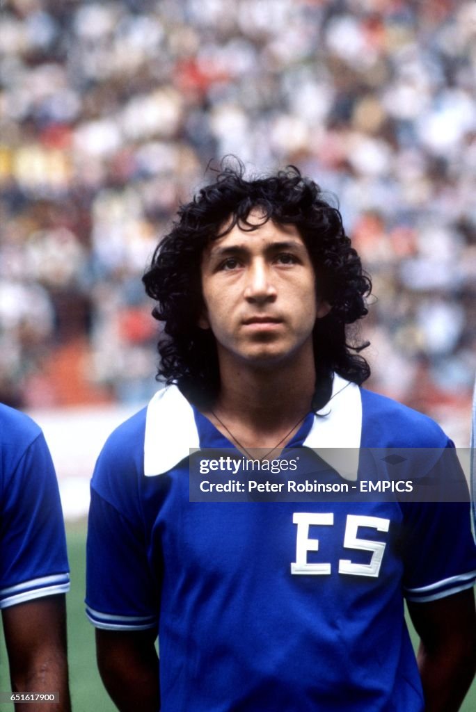 Soccer - World Cup Argentina 78 Qualifier - CONCACAF Second Round - Mexico v El Salvador
