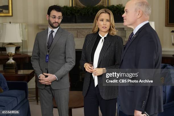 Computer Sting Photos and Premium High Res Pictures - Getty Images