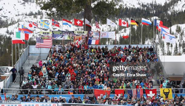 General view of the crowd watches the second run of the Audi FIS World Cup Ladies' Giant Slalom on March 10, 2017 in Squaw Valley, California.