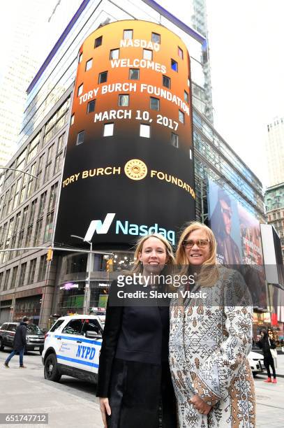 14 photos et images de Tory Burch Foundation To Ring The Nasdaq Closing  Bell - Getty Images