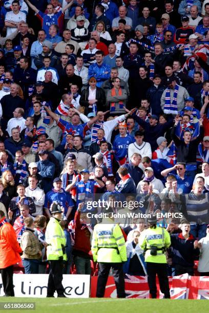 Stuart Ayton Rangers 279 Rangers Stuart Mccall Stock Photos, High-Res Pictures, and Images ...
