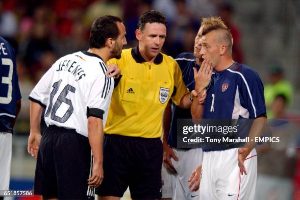 Mike Mathis Referee 902 Soccer Germany Jeremies Stock Photos, High-Res Pictures, and Images ...