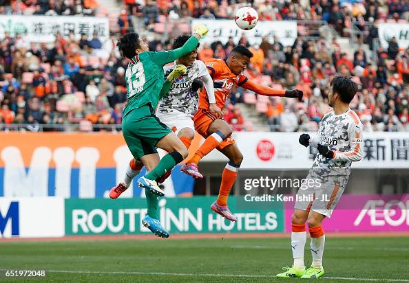 Albirex Niigata v Shimizu S-Pulse - J.League J1 Albirex Niigata v Shimizu S-Pulse - J.League J1