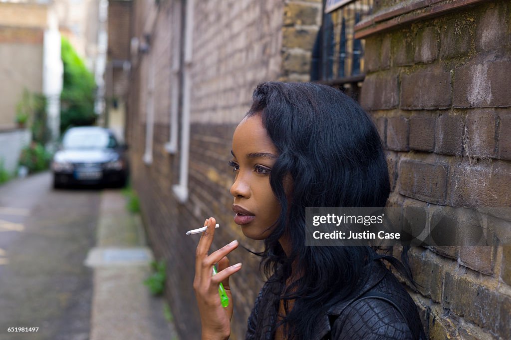 electronic cigarette reviews Electronic Nicotine Delivery Systems (ENDS), including e-cigarettes and vapes, are often perceived as a “safer” alternative to traditional tobacco. But is the evidence really supporting this belief? A recent umbrella review published electronic cigarette reviews Electronic Nicotine Delivery Systems (ENDS), including e-cigarettes and vapes, are often perceived as a “safer” alternative to traditional tobacco. But is the evidence really supporting this belief? A recent umbrella review published