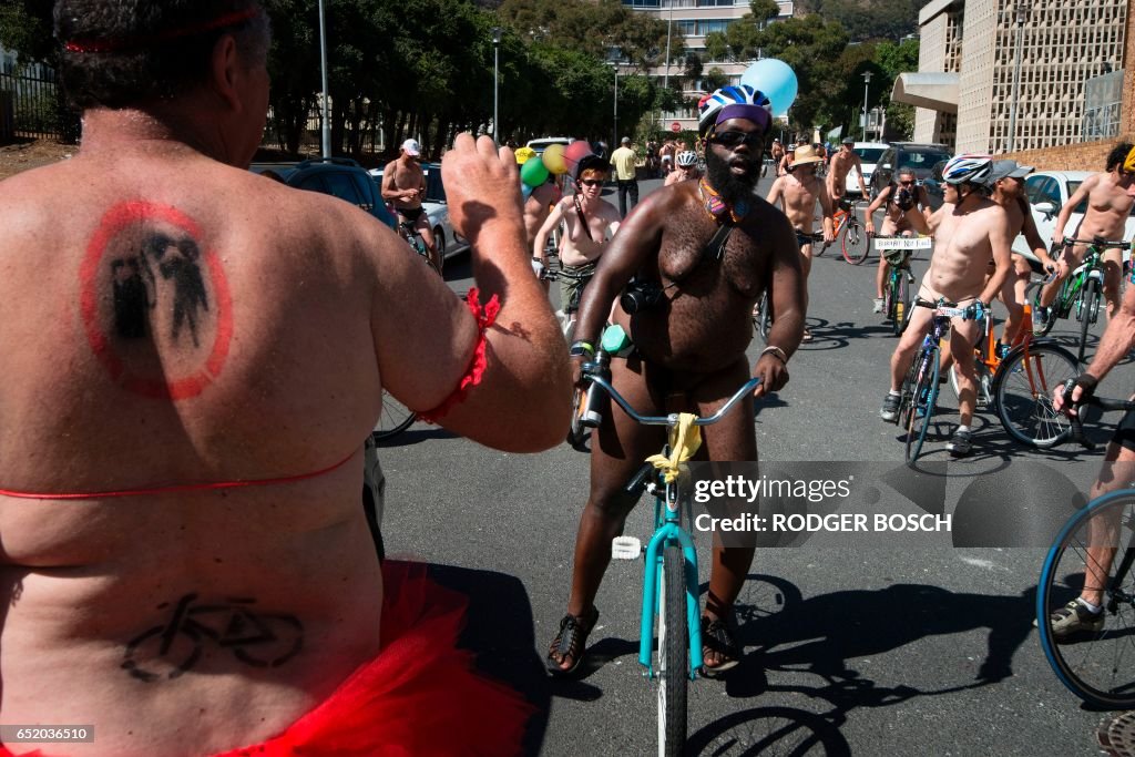 SAFRICA-CAPETOWN-NAKED-BIKE