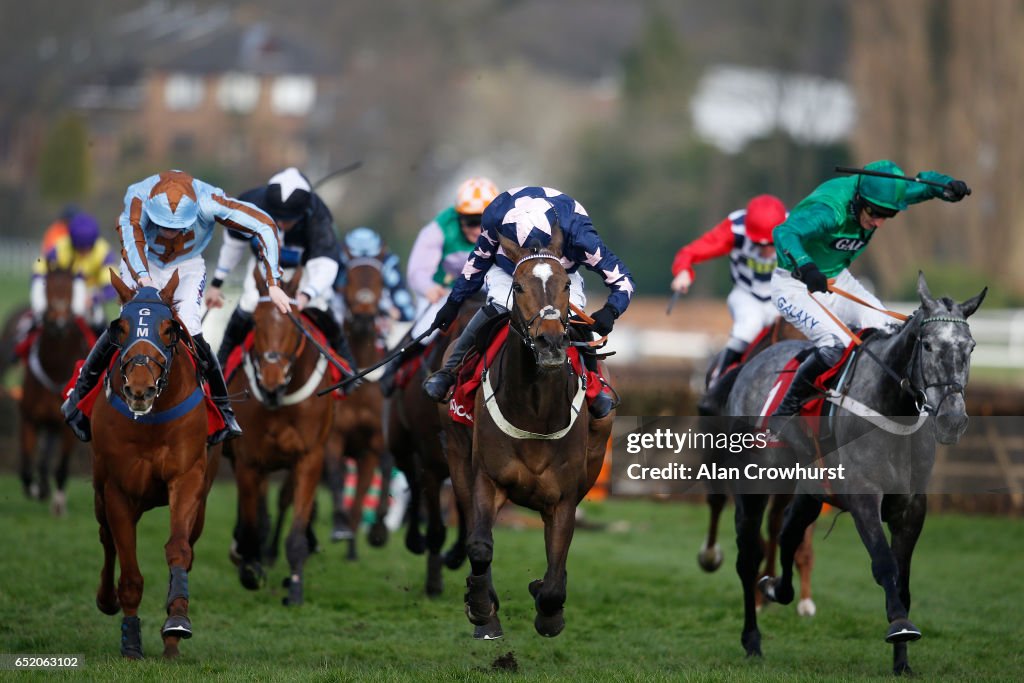 Sandown Races