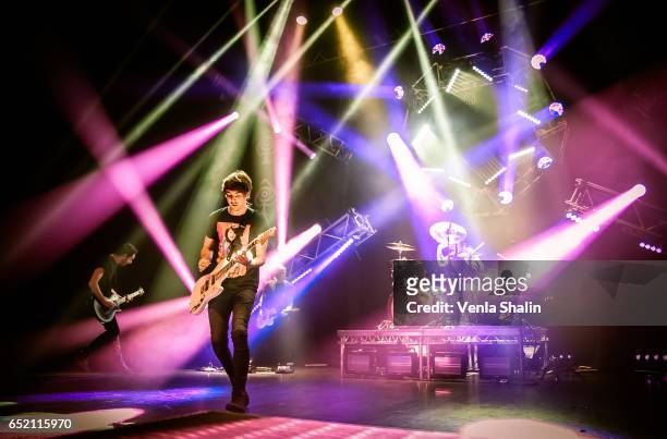 Alex Gaskarth of All Time Low performs at Eventim Apollo on March 10, 2017 in London, England.