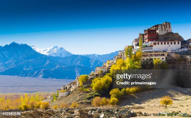 panorama von natur und landschaft blick in leh ladakh indien - ladakh stock-fotos und bilder