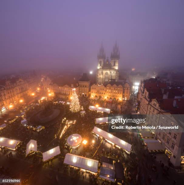 christmas markets and cathedral of saint vitus prague - prague christmas market old town stock pictures, royalty-free photos & images