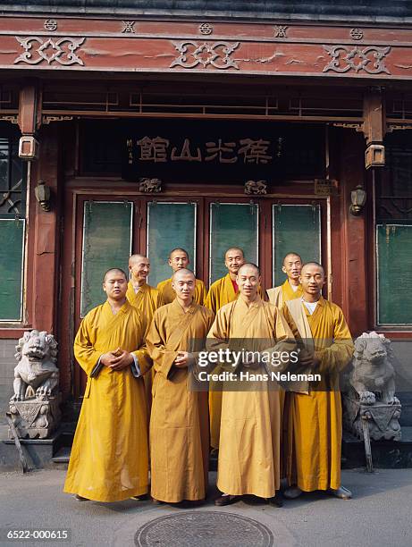 monks - monk imagens e fotografias de stock