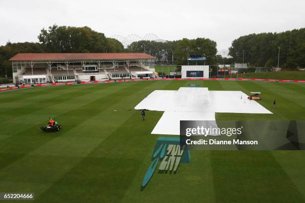 Rain delays play during day five of the First Test match between New Zealand and South Africa at University Oval on March 12, 2017 in Dunedin, New...