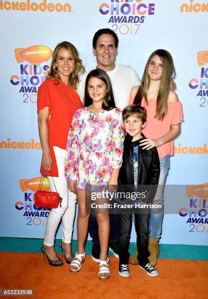 Mark Cuban Alexis Cuban Photos and Premium High Res Pictures - Getty Images