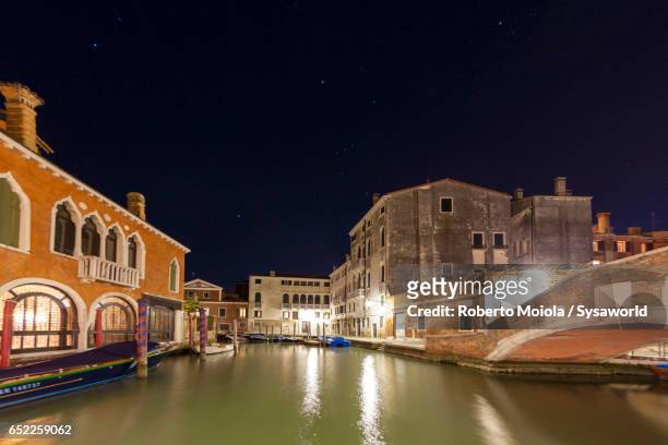 night view of the typical gondolas venice - venetian lagoon stock pictures, royalty-free photos & images