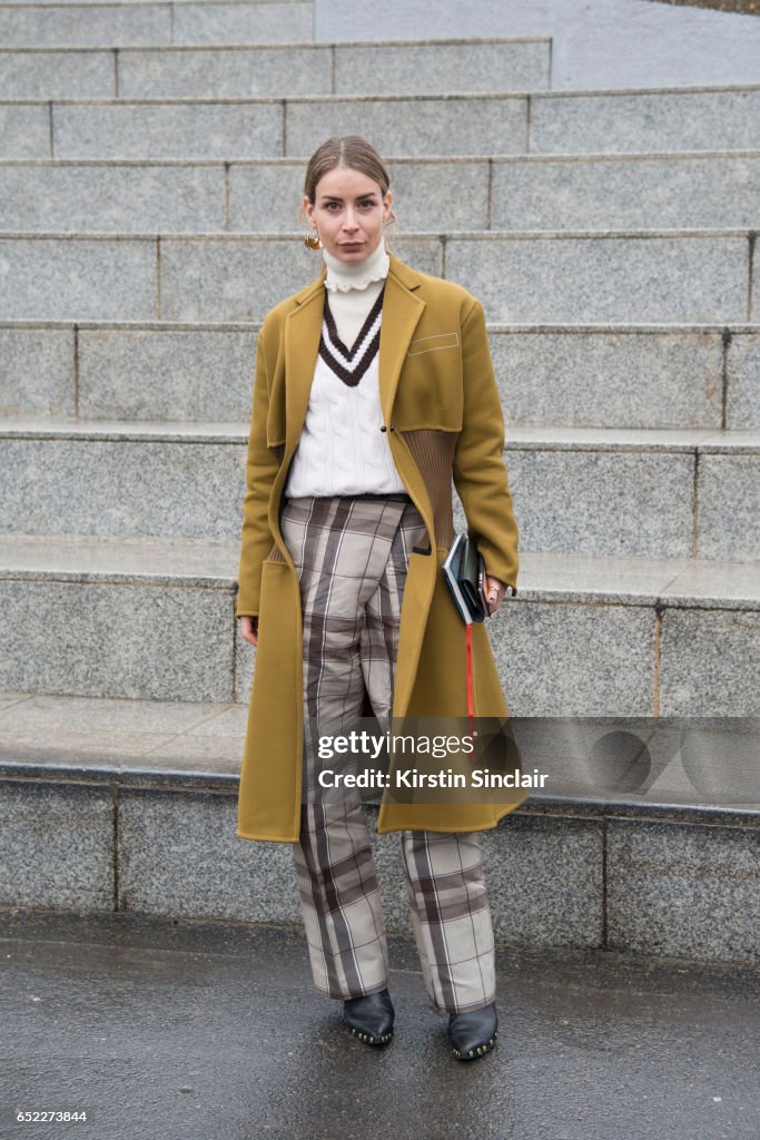 Street Style : Day Two - Paris Fashion Week Womenswear Fall/Winter 2017/2018