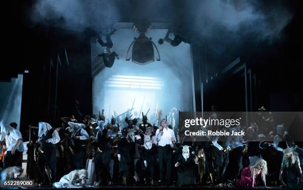 Bryn Terfel as Hans Sachs with artists of the company in the Royal Opera's production of Richard Wagner's Die Meistersinger von Nurnberg directed by...