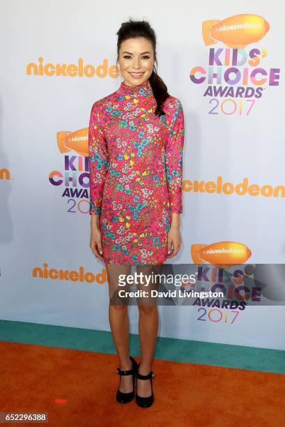 Actress Miranda Cosgrove attends Nickelodeon's 2017 Kids' Choice Awards at USC Galen Center on March 11, 2017 in Los Angeles, California.