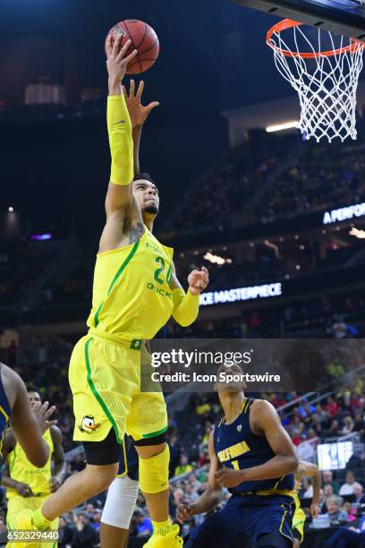 Oregon forward Dillon Brooks drives to the basket during the semifinal game of the Pac-12 Tournament between the Oregon Ducks and the California...