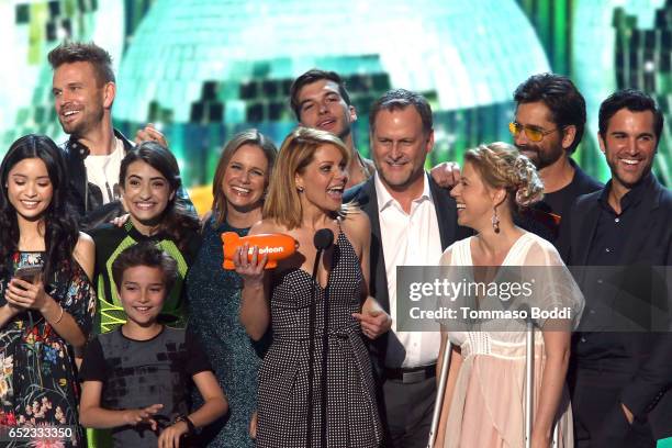 The cast of 'Fuller House' accepts the award for Favorite TV Show-Family onstage at the Nickelodeon's 2017 Kids' Choice Awards at USC Galen Center on...