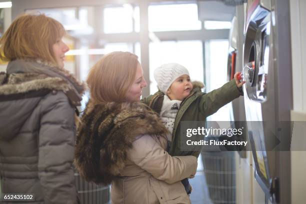 learn to recycle - vending machine stock pictures, royalty-free photos & images