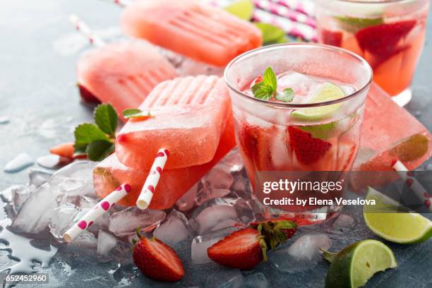 strawberry mojito popsicles - red drink stock pictures, royalty-free photos & images