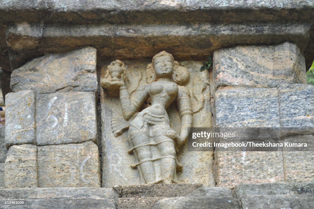 Woman of Stone carved, Yapahuwa.