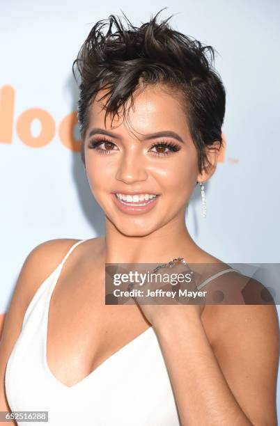 Actress Isabela Moner arrives at the Nickelodeon's 2017 Kids' Choice Awards at USC Galen Center on March 11, 2017 in Los Angeles, California.