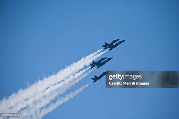 blue angels - military airplane - fotografias e filmes do acervo