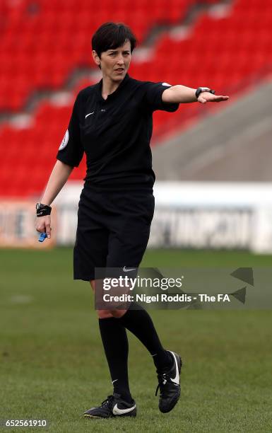 Jane Simms Referee 154 Nigel Simms Stock Photos, High-Res Pictures, and Images - Getty Images