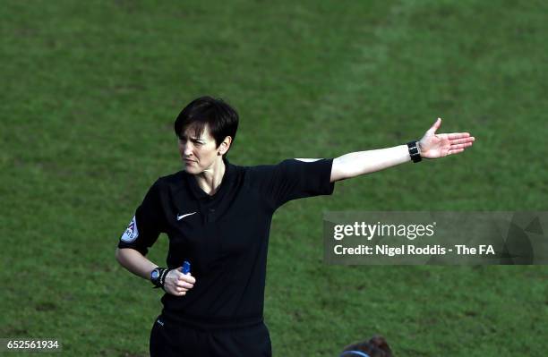 Jane Simms Referee 16 Nigel Simms Stock Photos, High-Res Pictures, and Images - Getty Images
