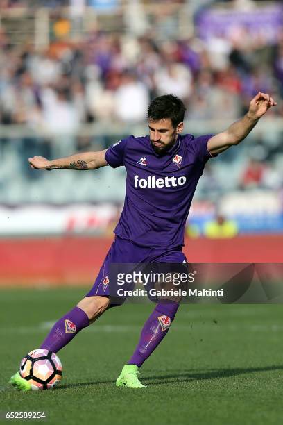 Nenad Tomovic of ACF Fiorentina in action during the Serie A match between ACF Fiorentina and Cagliari Calcio at Stadio Artemio Franchi on March 12,...
