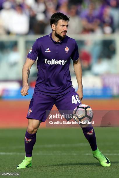 Nenad Tomovic of ACF Fiorentina in action during the Serie A match between ACF Fiorentina and Cagliari Calcio at Stadio Artemio Franchi on March 12,...