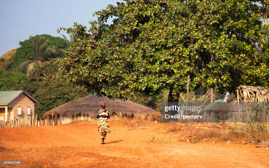 Mujer africana - Kartong, Gambia.