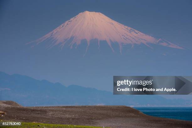 fuji view from "miho no matsubara" - 静岡県 stock-fotos und bilder