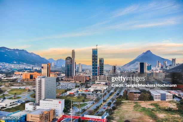 monterrey, mexico cityscape - mexico stockfoto's en -beelden