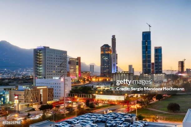 monterrey, mexico cityscape - monterrey mexico 個照片及圖片檔