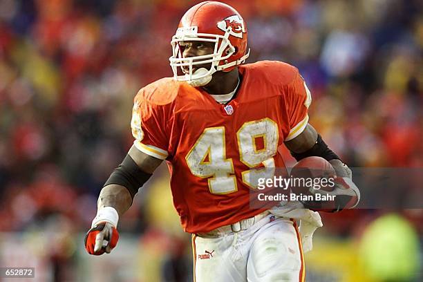 Fullback Tony Richardson of the Kansas City Chiefs runs untouched for 28-yard touchdown against the Denver Broncos in the fourth quarter at Arrowhead...
