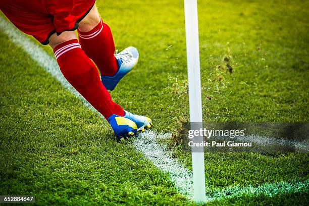 soccer corner kick - football pitch corner stock pictures, royalty-free photos & images