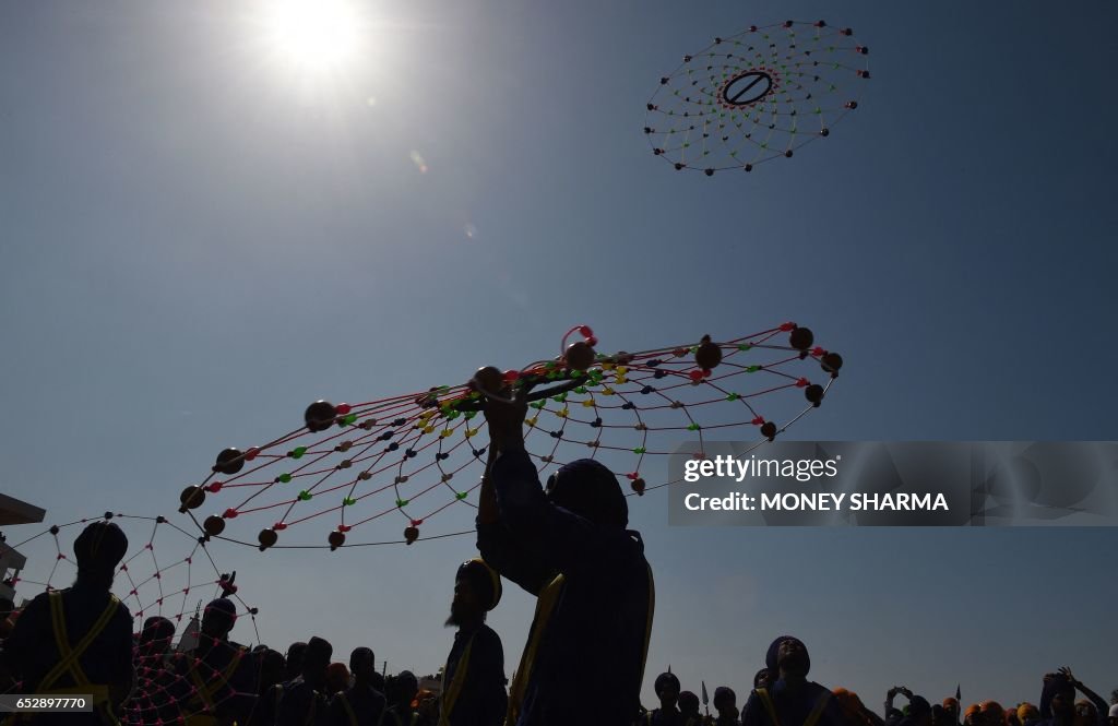 TOPSHOT-INDIA-RELIGION-SIKH-FESTIVAL