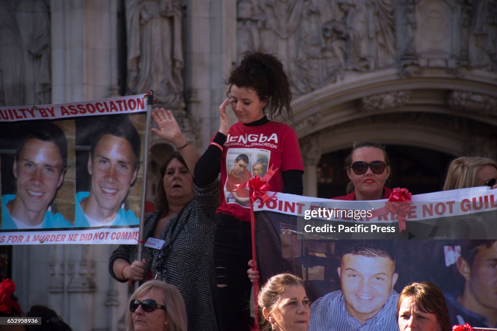 Demonstrators outside The Supreme Court to ask for justice...