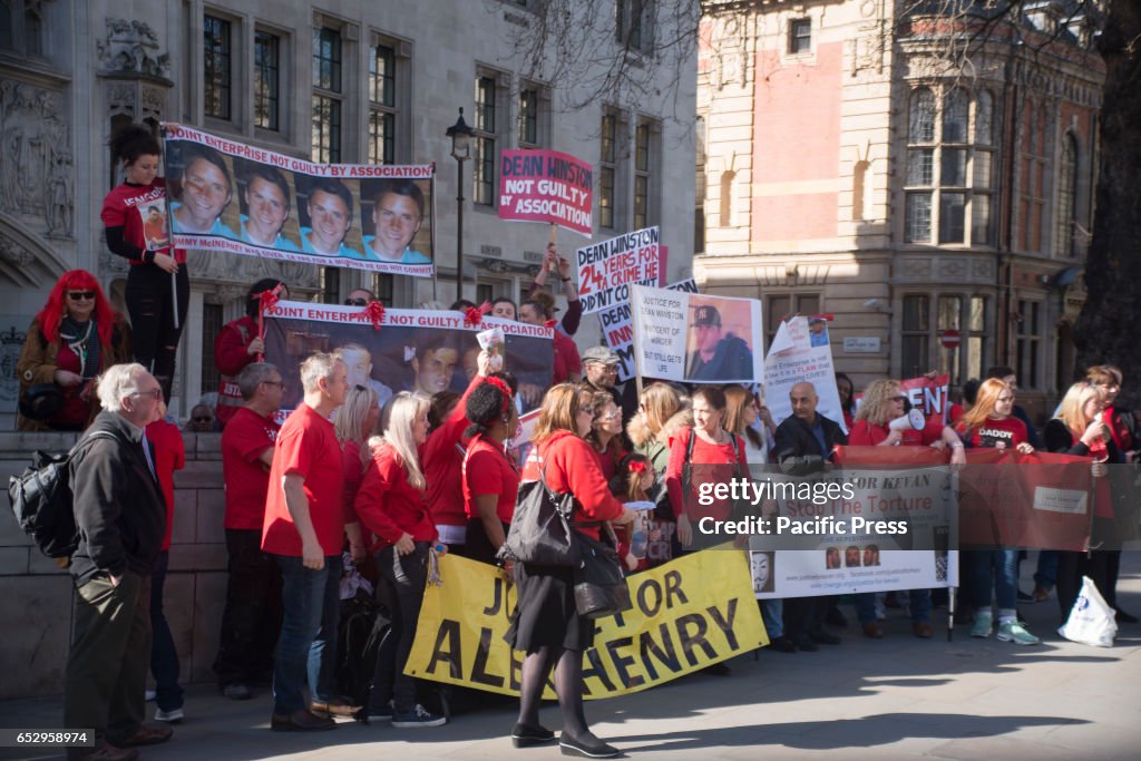 Demonstrators outside The Supreme Court to ask for justice...