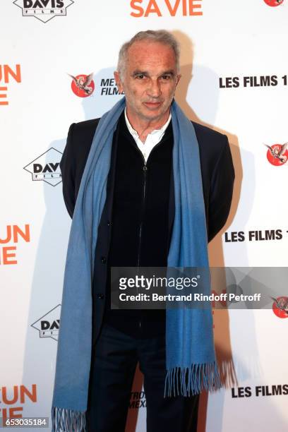 President of Academy des Cesars Alain Terzian attends the "Chacun sa vie" Paris Premiere at Cinema UGC Normandie on March 13, 2017 in Paris, France.