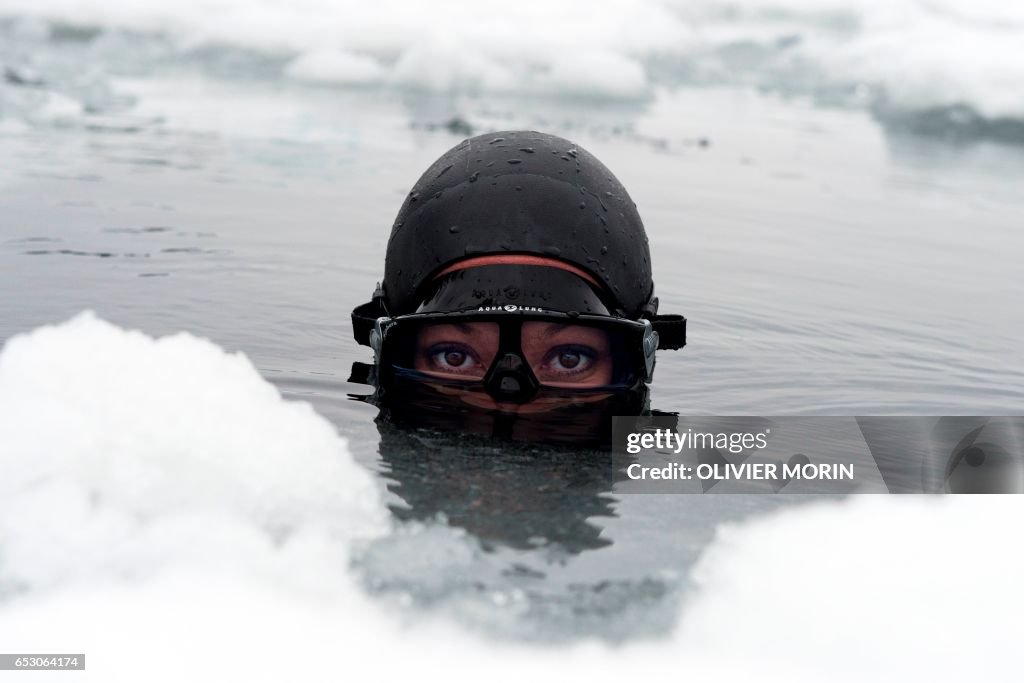 FINLAND-FROZEN-SEA-WINTER-ARCTIC-LIFESYLE-LAKE-FREEDIVING-FREEDI