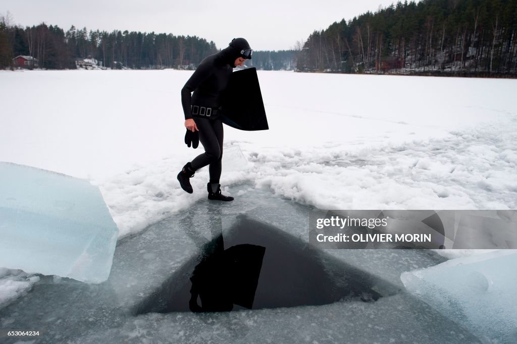 FINLAND-FROZEN-SEA-WINTER-ARCTIC-LIFESYLE-LAKE-FREEDIVING-FREEDI