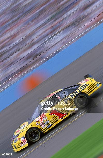 51 2000 Checker Auto Parts Dura Lube 500 Stock Photos, HighRes