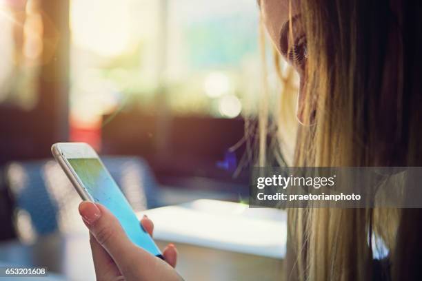 Crying Mobile 140 Crying Teen Phone Stock Photos, High-Res Pictures, and Images ...
