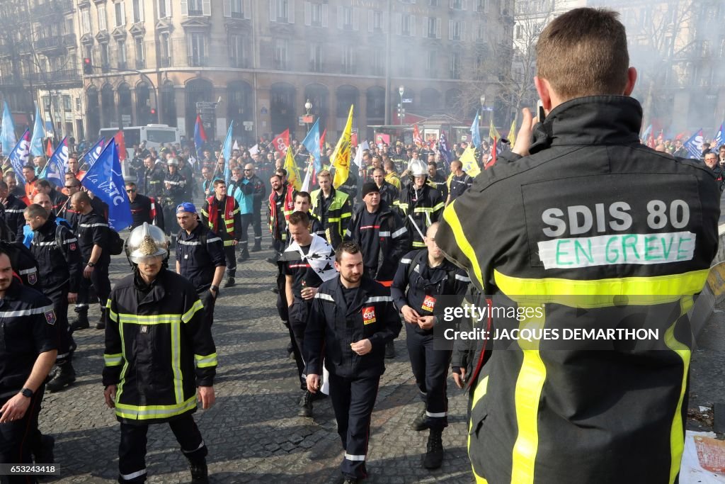 FRANCE-POLITICS-FIREFIGHTERS-DEMO