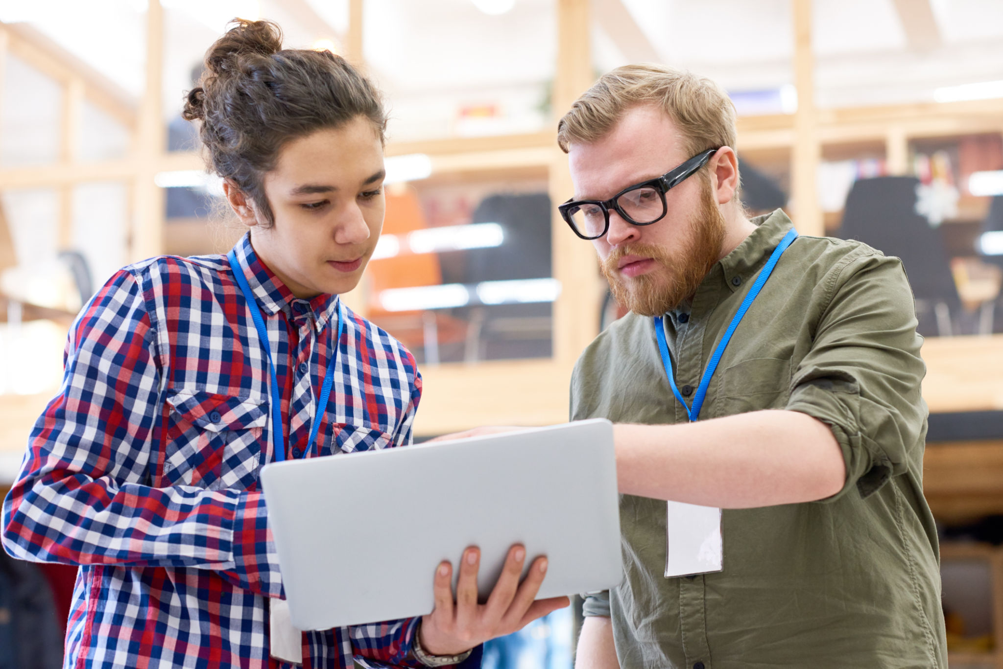 students choosing platform